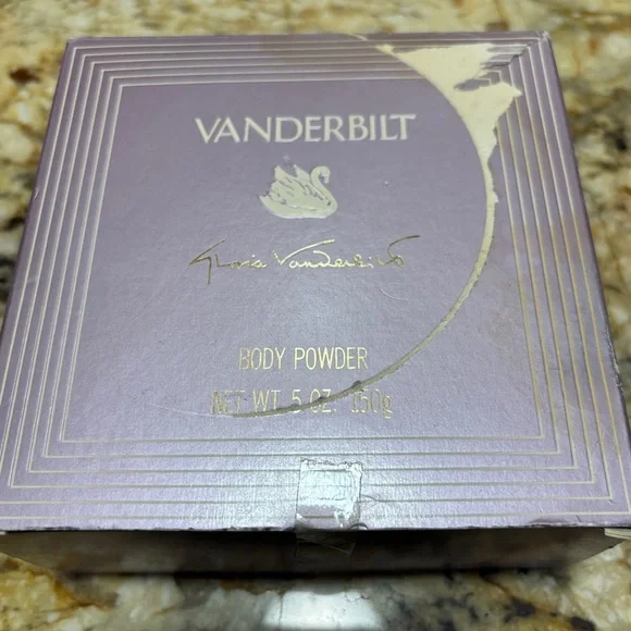 Gloria Vanderbilt Body Powder